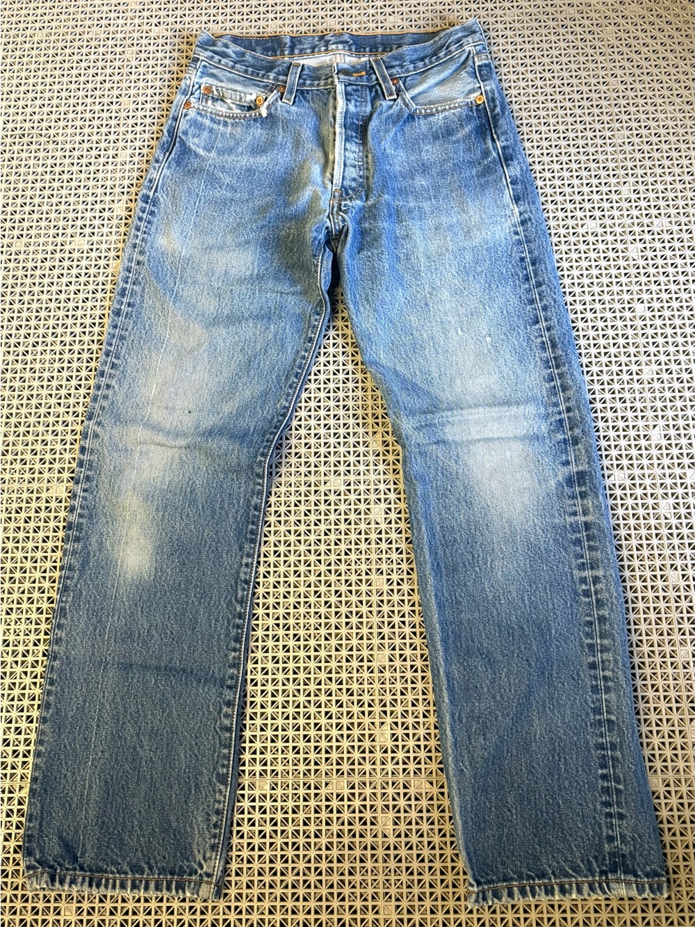 Vintage Levi's 501 Medium Wash Button-Fly Blue Jeans - Y2K